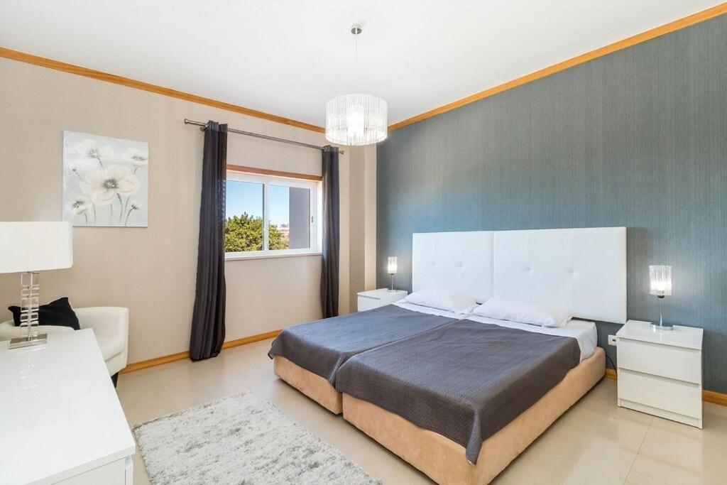 Fantastic Townhouse With Pool And Sea Views Villa Albufeira Exteriör bild